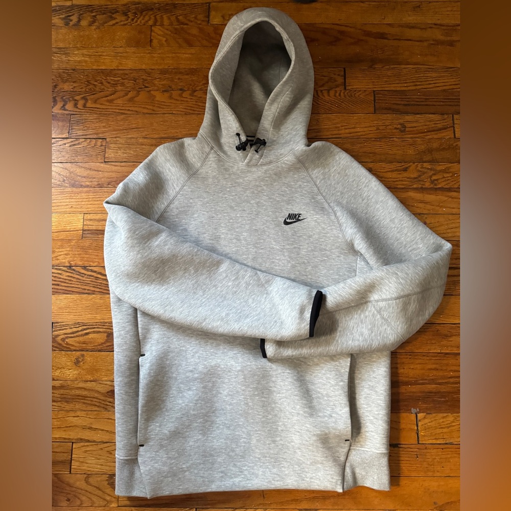 Nike Tech Fleece Hoodie Large Gray Like New